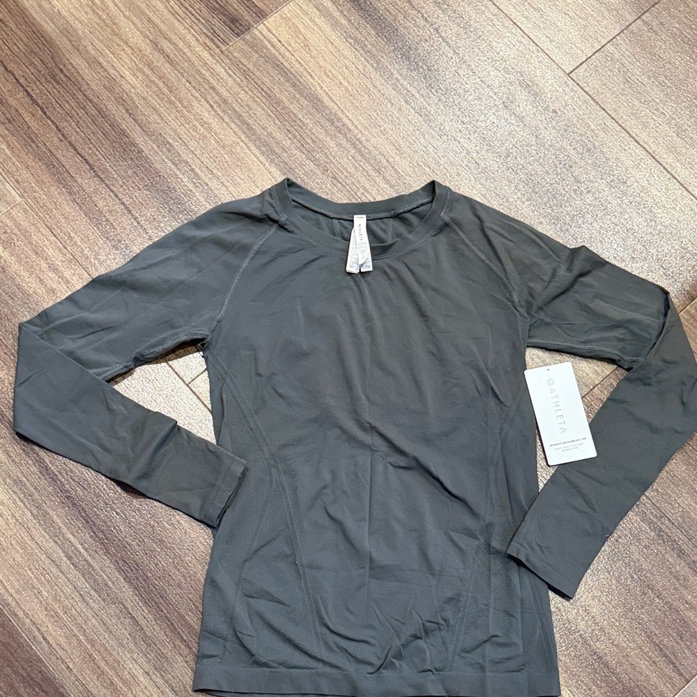 Athleta Long Sleeve Tee - Dark Gray/olive green